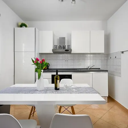 Bozica House With 3* Murine