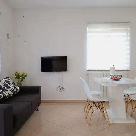Bozica House With 3* Murine