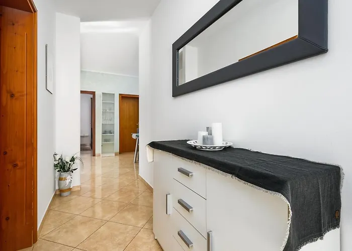 Bozica House With Murine