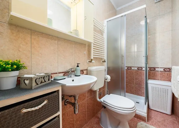 Bozica House With 4*