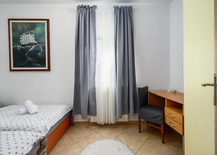 Bozica House With 4*