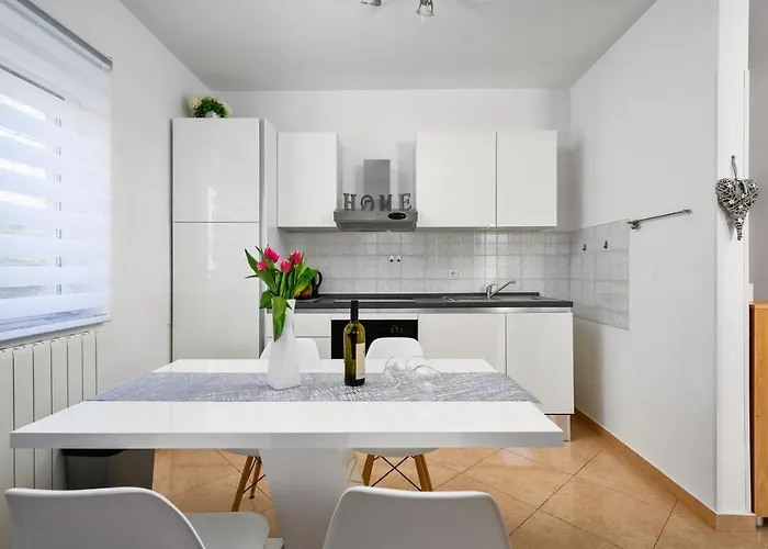 Bozica House With 4* Murine